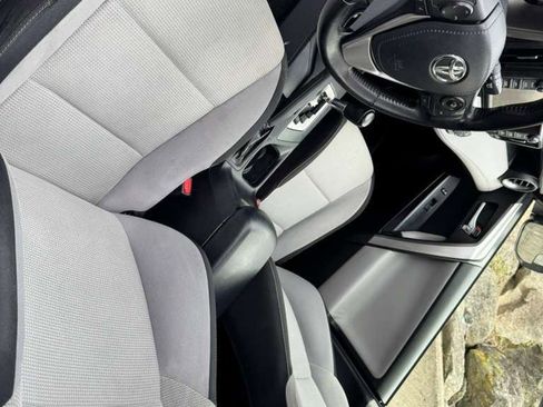 Used 2017 Toyota RAV4 XLE w/ Carpet Mat Package image 15