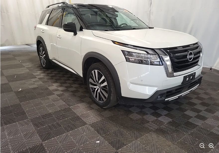 Used 2022 Nissan Pathfinder Platinum AWD/4WD image 4