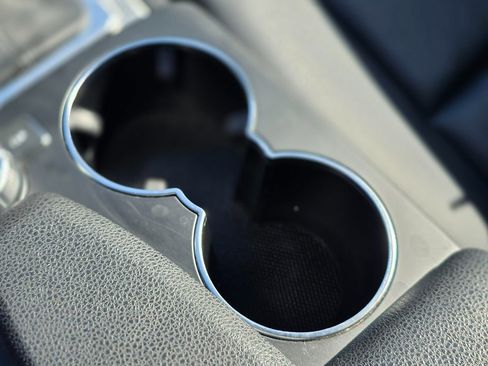 Used 2013 Mercedes-Benz C 250 Sport image 38