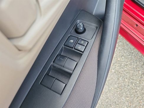 Used 2023 Toyota Corolla LE image 14