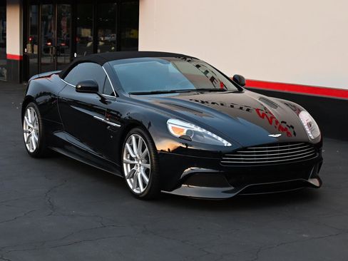 Used 2016 Aston Martin Vanquish Volante RWD image 3