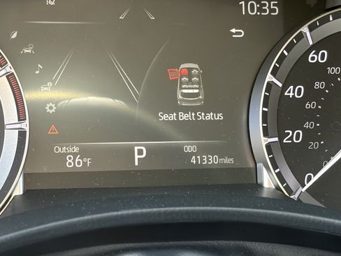 Used 2022 Toyota Highlander XLE FWD image 8