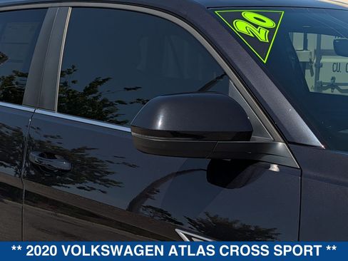 Used 2020 Volkswagen Atlas Cross Sport SE w/ Panoramic Sunroof Package FWD image 11