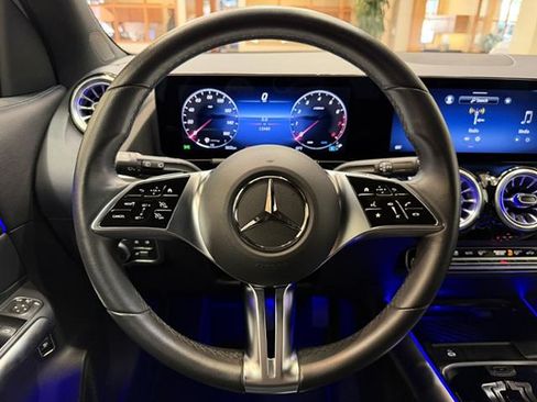 Used 2025 Mercedes-Benz GLA 250 image 11