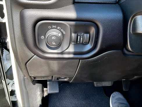 Used 2024 RAM 2500 Laramie w/ Safety Group AWD/4WD image 32