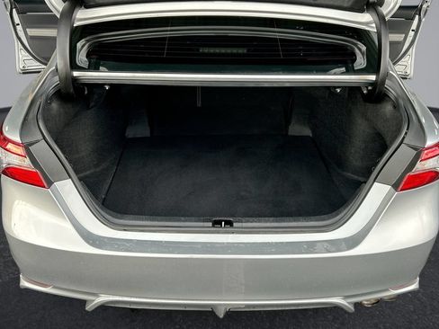 Used 2019 Toyota Camry SE FWD image 13