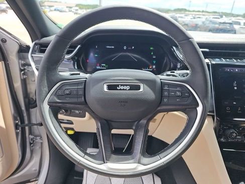 Used 2023 Jeep Grand Cherokee 4WD 4xe image 14