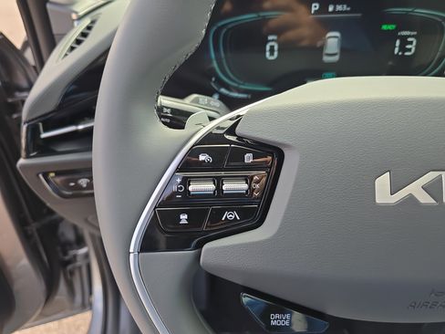 New 2026 Kia Niro EX image 29