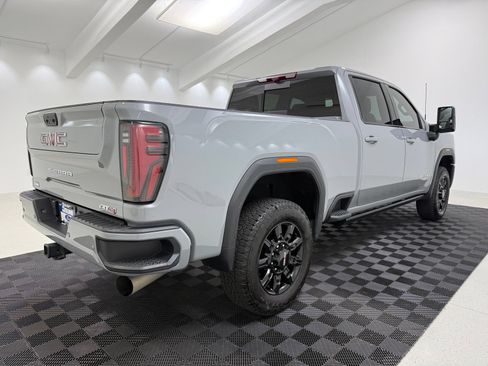 Used 2025 GMC Sierra 2500 AT4 w/ AT4 Premium Plus Package AWD/4WD image 8