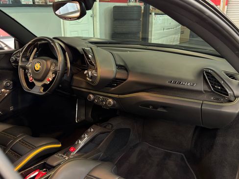 Used 2018 Ferrari 488 GTB RWD image 28