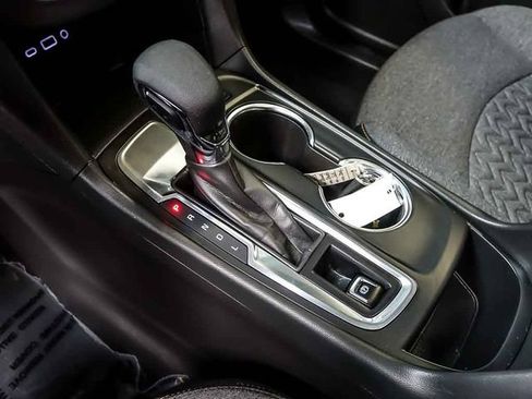 Used 2024 Chevrolet Equinox LT FWD image 25