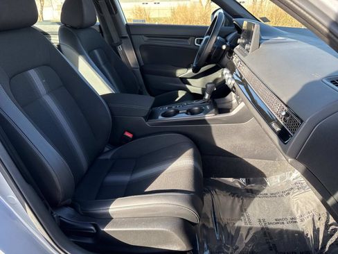 Used 2023 Honda Civic Sport image 18