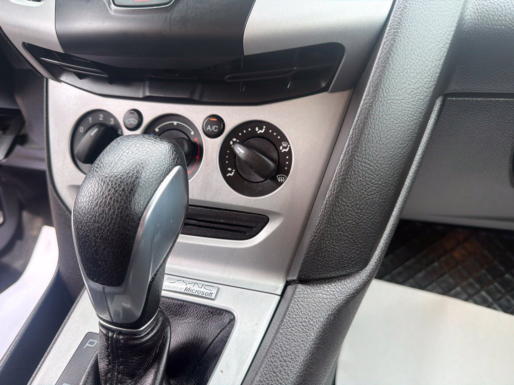 Used 2014 Ford Focus SE FWD image 28