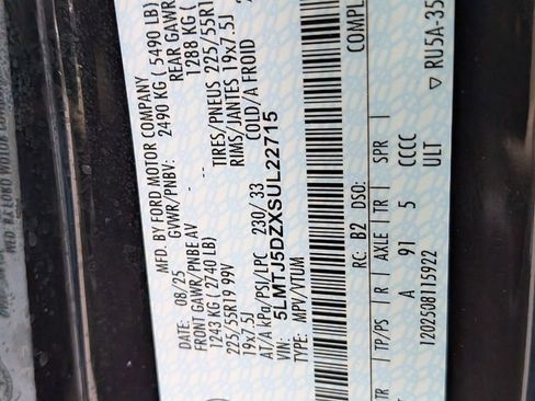 Used 2025 Lincoln Corsair Grand Touring w/ Towing Package AWD/4WD image 28