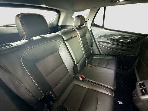 Used 2024 GMC Terrain AT4 image 27