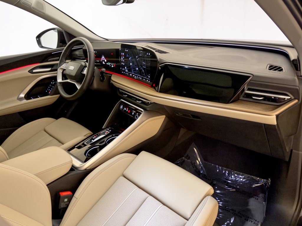 Certified 2025 Audi Q5 Premium Plus w/ Premium Plus AWD/4WD image 31