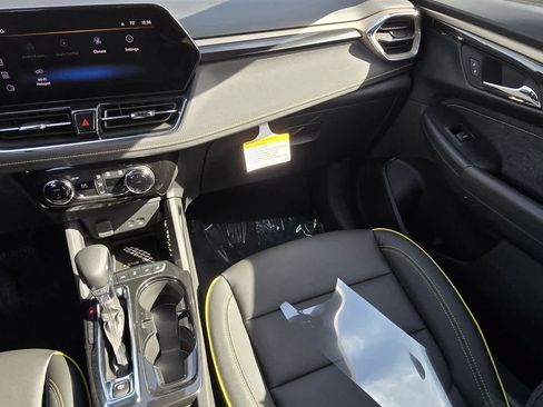 Used 2025 Chevrolet TrailBlazer ACTIV w/ Convenience Package FWD image 30