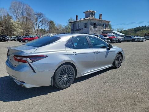 Used 2023 Toyota Camry SE image 5