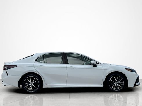 Used 2024 Toyota Camry SE FWD image 6