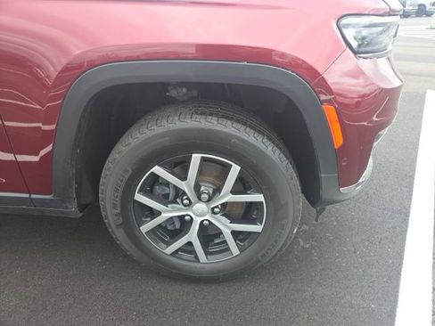Used 2023 Jeep Grand Cherokee L Limited w/ Luxury Tech Group II AWD/4WD image 4