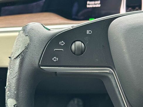 Used 2022 Tesla Model X image 28