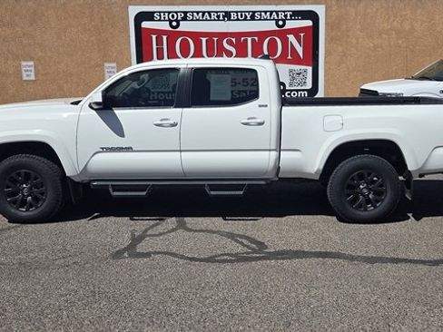 Used 2021 Toyota Tacoma SR5 RWD image 1