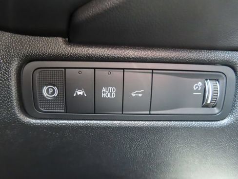 Certified 2025 Chevrolet Equinox EV RS w/ Convenience Package II AWD/4WD image 37