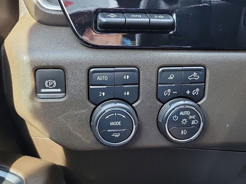 Used 2023 Chevrolet Silverado 1500 LTZ w/ LTZ Premium Package AWD/4WD image 14