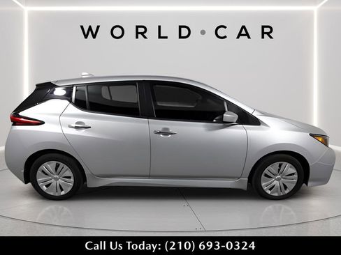 Used 2025 Nissan Leaf S image 8