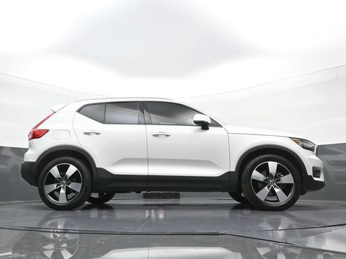 Used 2021 Volvo XC40 T5 Momentum w/ Protection Package Premier AWD/4WD image 27
