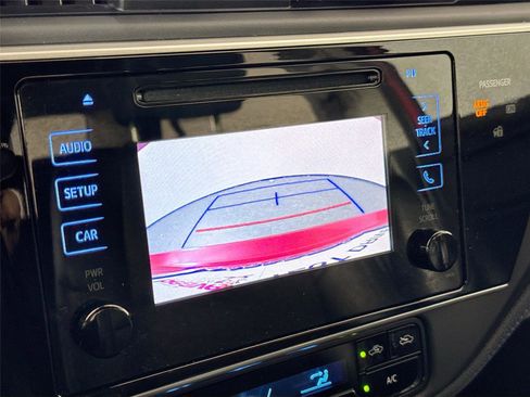 Used 2017 Toyota Corolla SE image 20