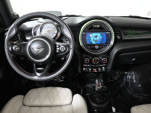 Used 2020 MINI Cooper S image 25