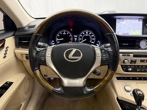 Used 2015 Lexus ES 350 w/ Luxury Package FWD image 11