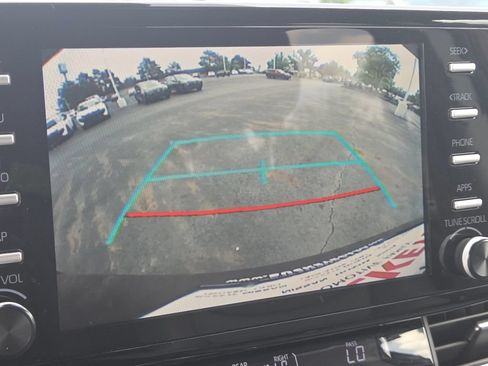 Used 2021 Toyota Sienna XLE FWD image 9
