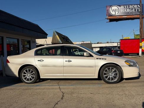 Used 2011 Buick Lucerne Super image 4