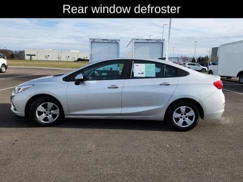 Used 2017 Chevrolet Cruze LS image 4
