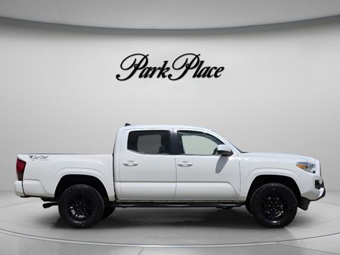Used 2022 Toyota Tacoma SR w/ SR Convenience Package image 6