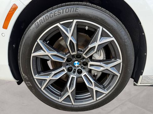 Certified 2023 BMW i7 xDrive60 AWD/4WD image 14