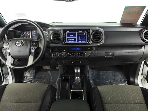 Used 2022 Toyota Tacoma TRD Off-Road image 24