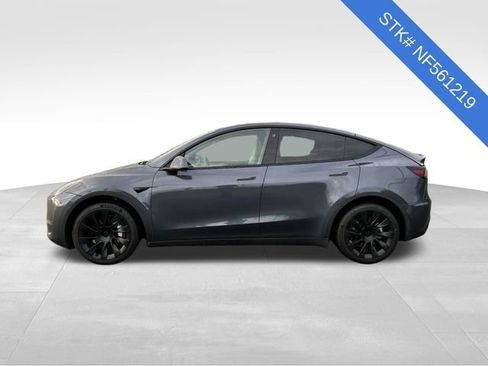 Used 2022 Tesla Model Y Long Range image 4