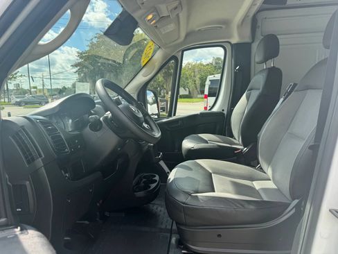 Used 2025 RAM ProMaster 3500 w/ Convenience Group FWD image 21
