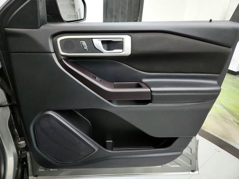 Used 2020 Ford Explorer XLT RWD image 27