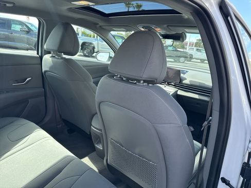 Used 2025 Hyundai Elantra SEL image 23