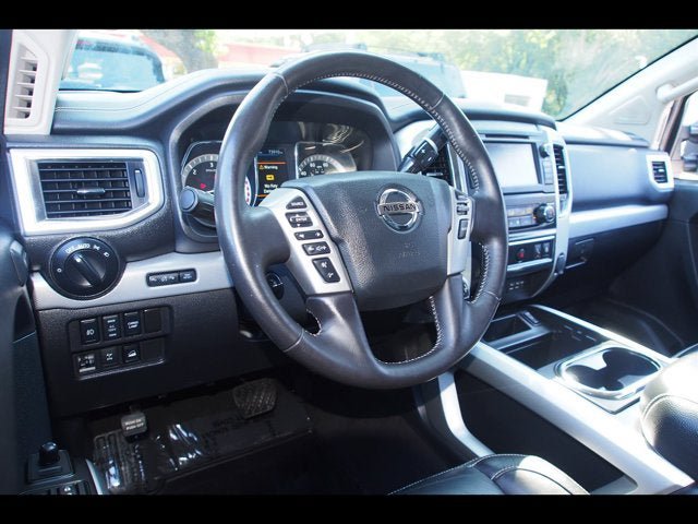 Used 2019 Nissan Titan PRO-4X w/ Pro-4x Convenience Package AWD/4WD image 17