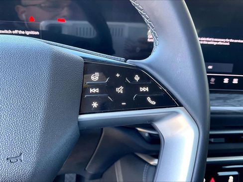 Used 2025 Audi Q5 Premium w/ Convenience Package image 23