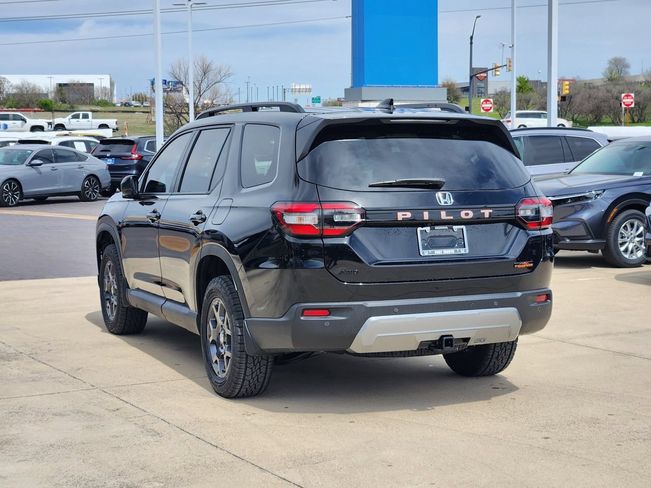 New 2026 Honda Pilot TrailSport image 4