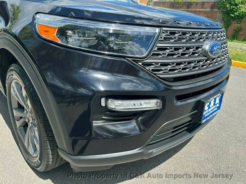 Used 2023 Ford Explorer XLT w/ Equipment Group 202A AWD/4WD image 19