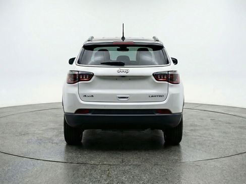 Used 2025 Jeep Compass Trailhawk image 7