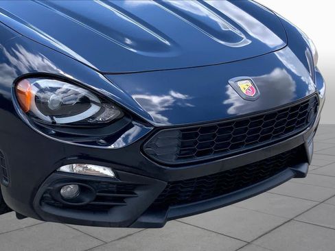 Used 2018 FIAT 124 Spider Abarth w/ Convenience Group RWD image 24
