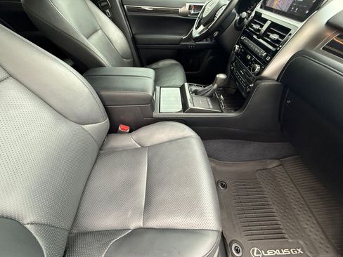 Used 2023 Lexus GX 460 Luxury image 34